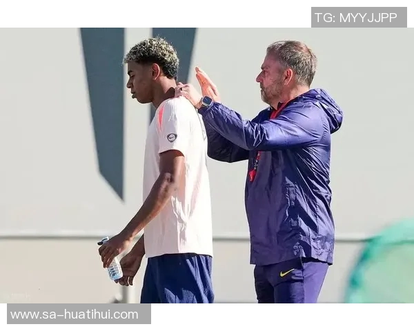 弗里克:少打一人的劣势在这样的赛场下很难弥补